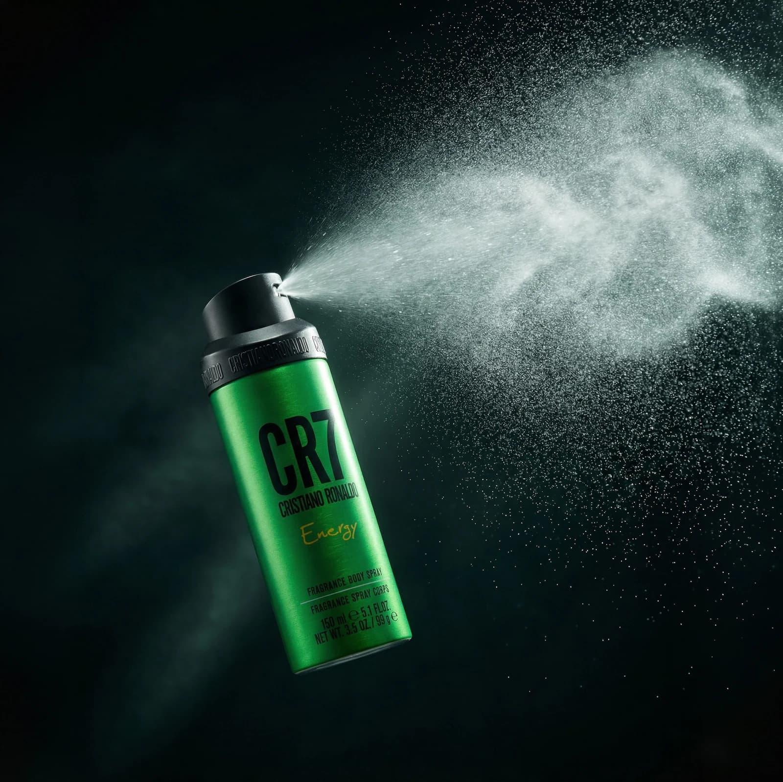 CR7 Energy body spray releasing a fine mist